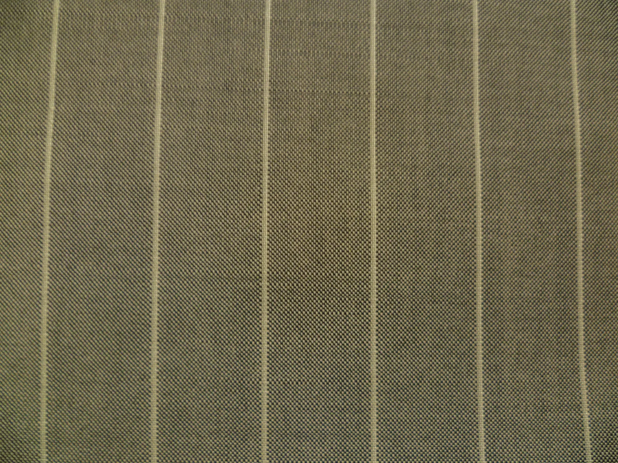 100 % Wool worsted,
