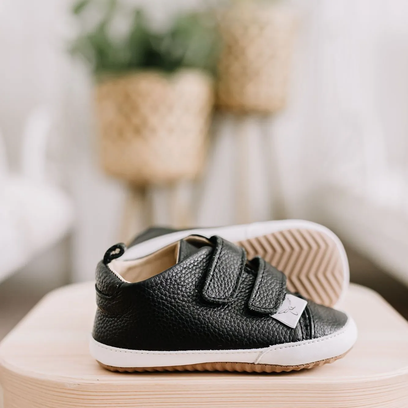 Casual Black Low Top