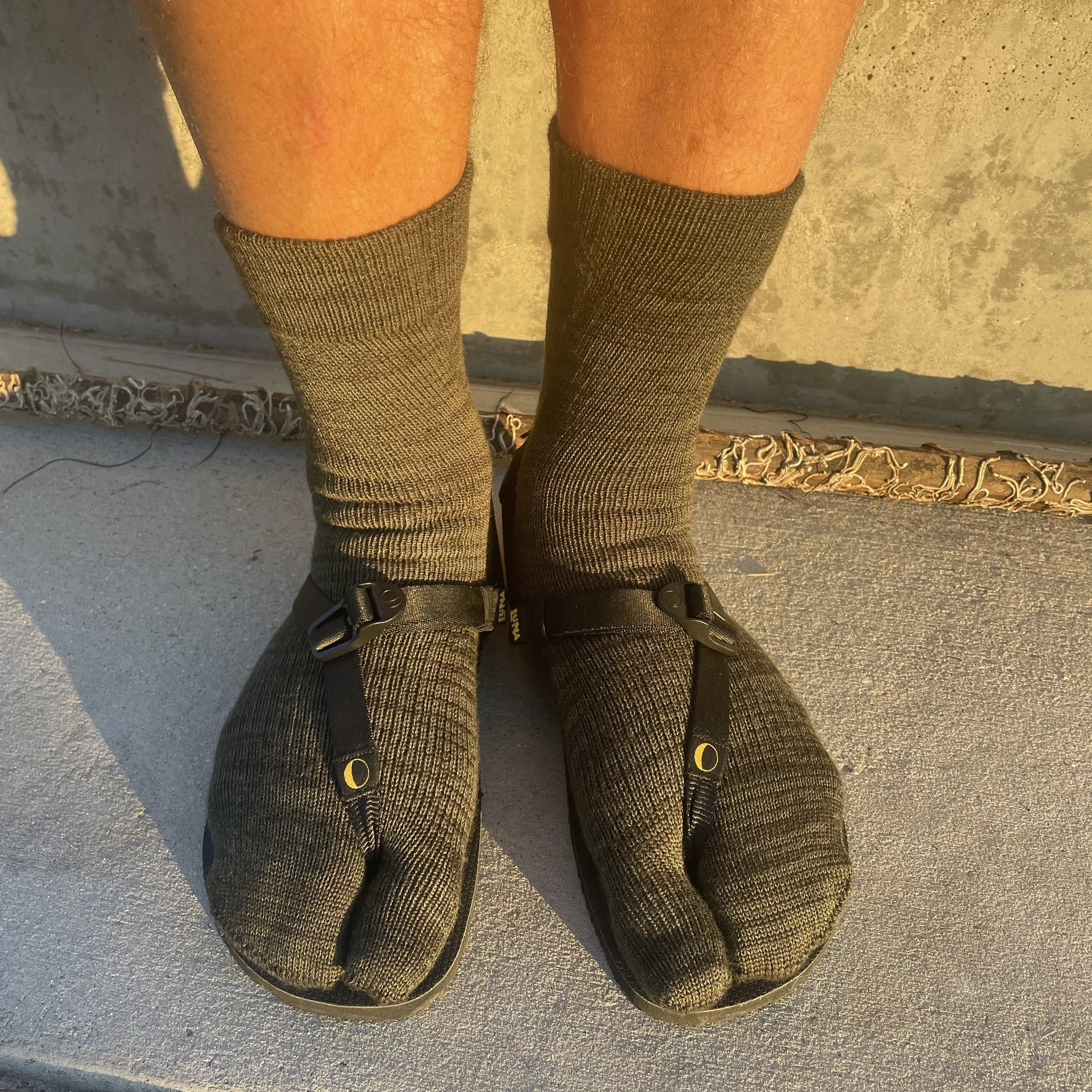 Fluffy YUBI Tabi Socks