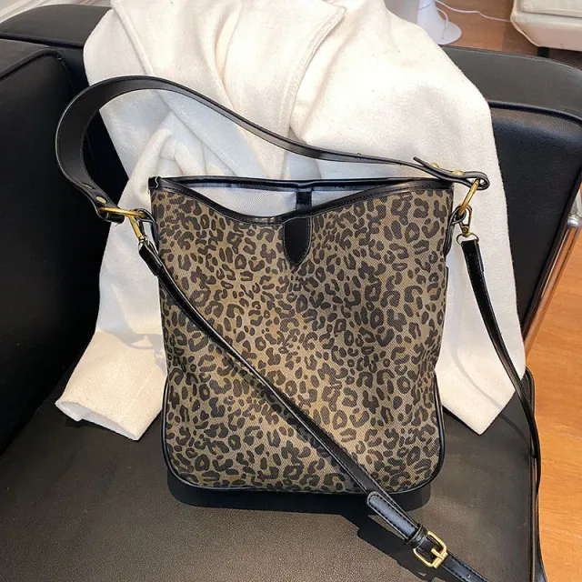 Garner Women's Handbag