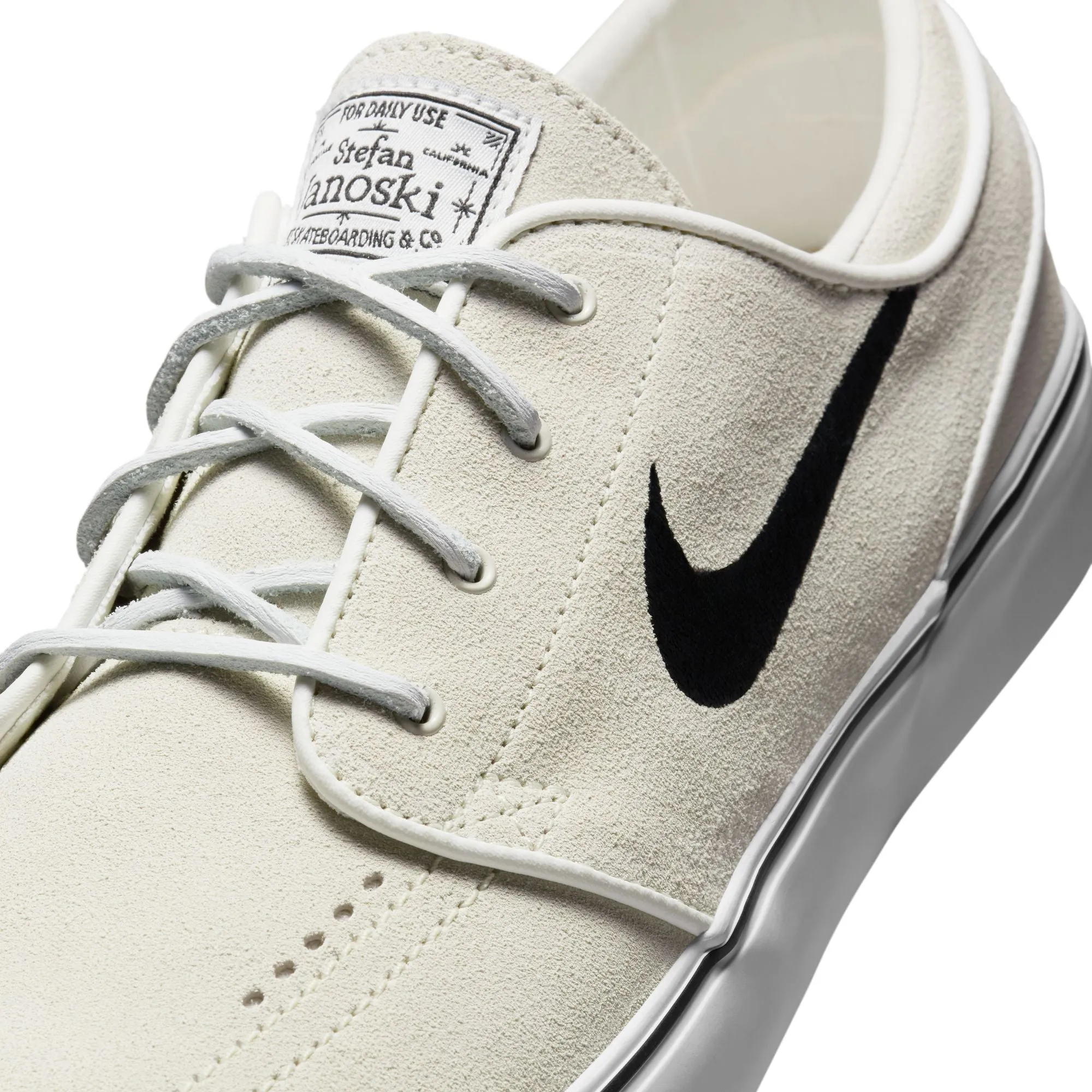 Nike SB - Zoom Janoski OG  in White/Black