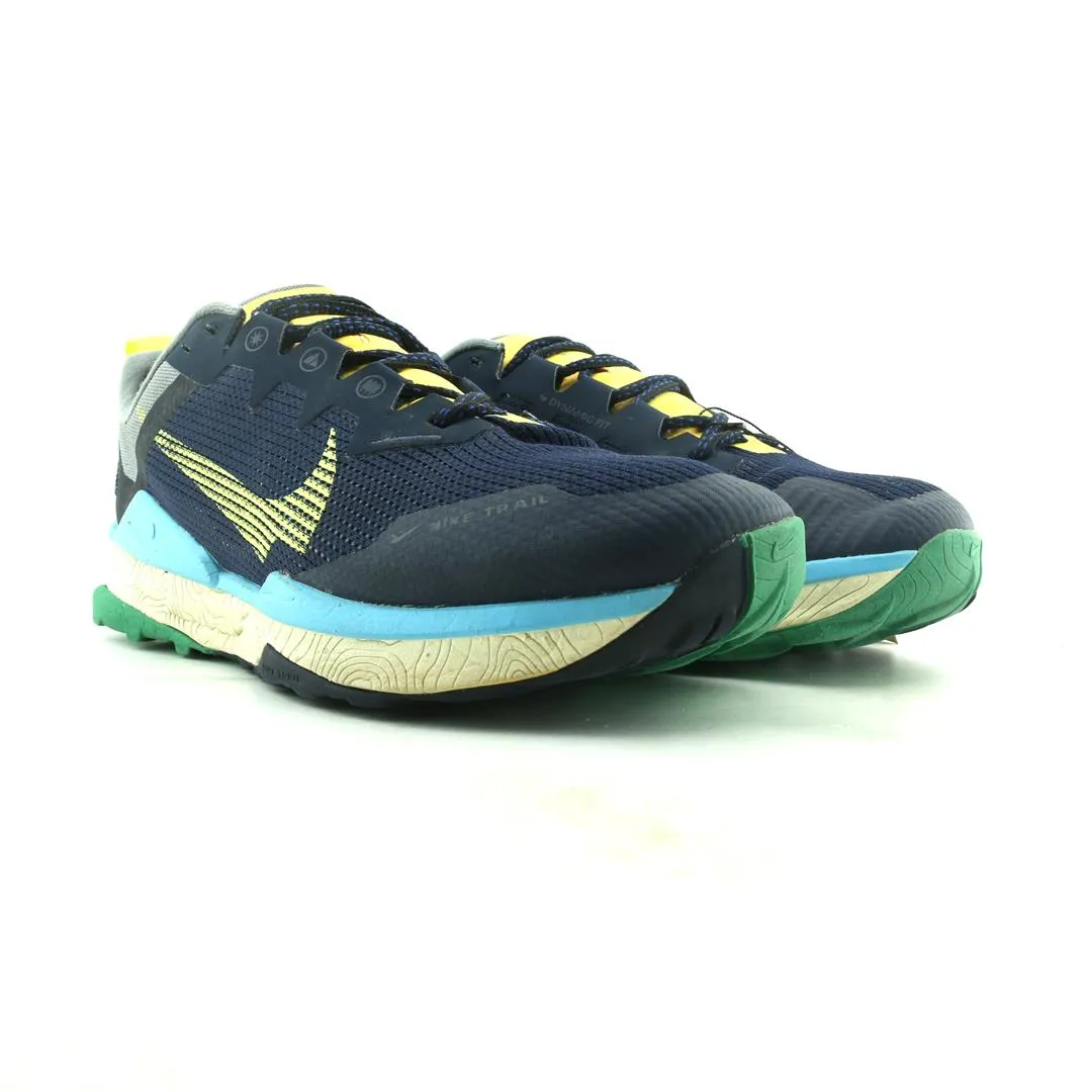 NIKE  WILDHORSE 8